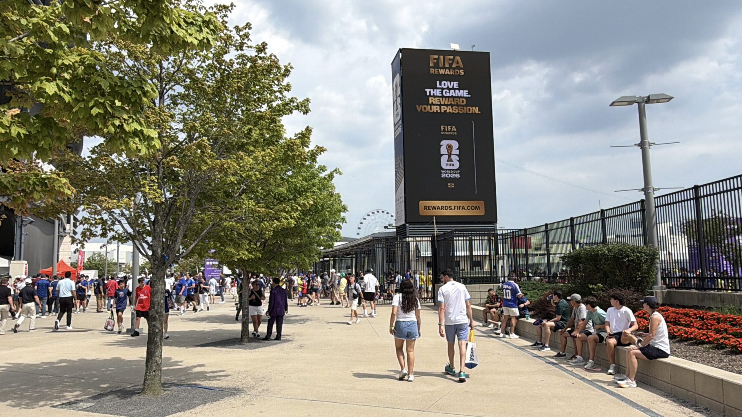FIFA Rewards Anzeige am Stadion bei der FIFA World Cup 2026